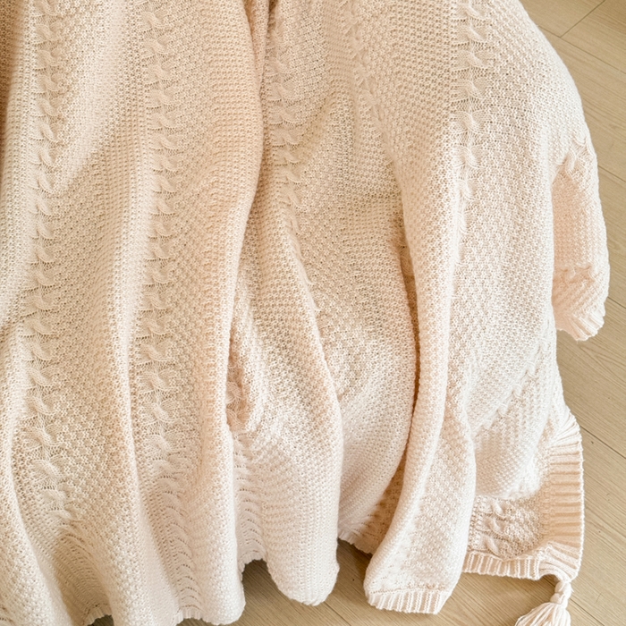 91家纺网 家纺一手货源 找家纺 丹本家纺 2026新款针织毛毯鹿毛绒纯色流苏航空休闲毯办公午睡盖毯多功能装饰毯 香槟金