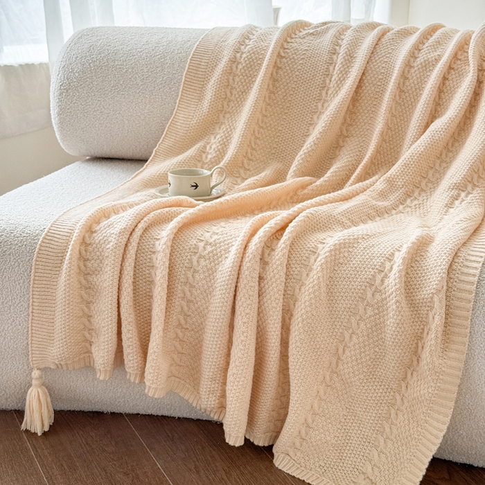 91家纺网 家纺一手货源 找家纺 丹本家纺 2026新款针织毛毯鹿毛绒纯色流苏航空休闲毯办公午睡盖毯多功能装饰毯 香槟金