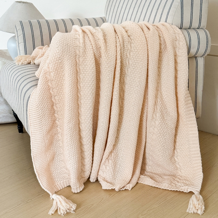 91家纺网 家纺一手货源 找家纺 丹本家纺 2026新款针织毛毯鹿毛绒纯色流苏航空休闲毯办公午睡盖毯多功能装饰毯 香槟金