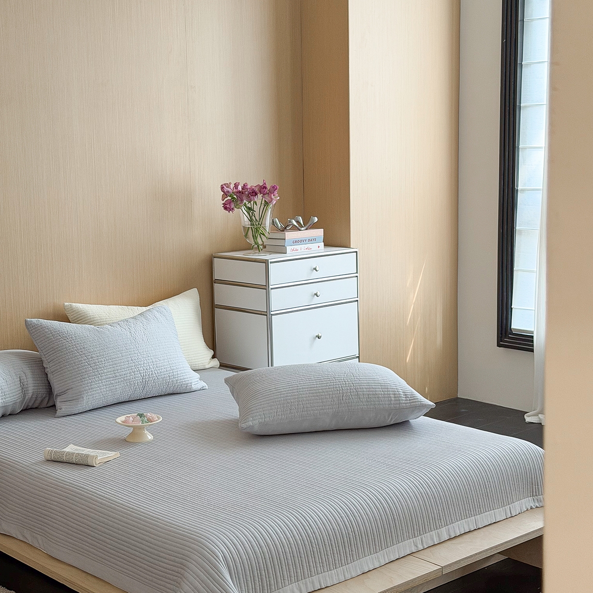 91家纺网 家纺一手货源 找家纺 漫调家纺 2026新款韩国莫代尔夏被床盖系列-宽边直条款 雾灰