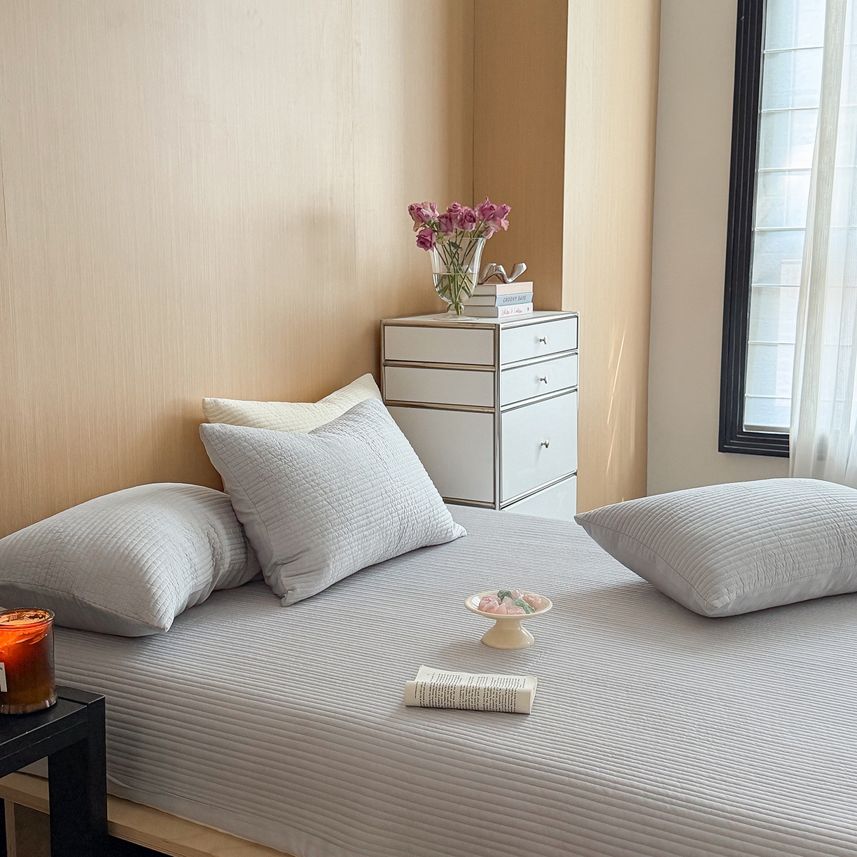 91家纺网 家纺一手货源 找家纺 漫调家纺 2026新款韩国莫代尔夏被床盖系列-宽边直条款 雾灰