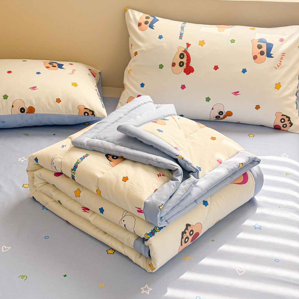 91家纺网 家纺一手货源 找家纺 （总）沐辰 2026春夏新款A类三丽鸥蜡笔小新全棉棉花夏被夏凉被空调被