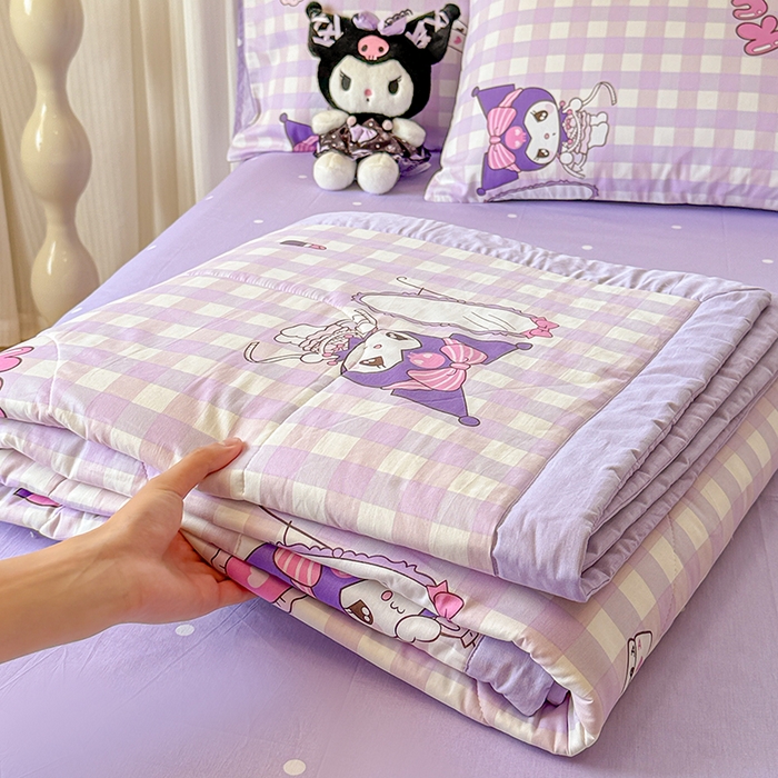 91家纺网 家纺一手货源 找家纺 沐辰 2026春夏新款A类三丽鸥蜡笔小新全棉棉花夏被夏凉被空调被 紫格库洛米