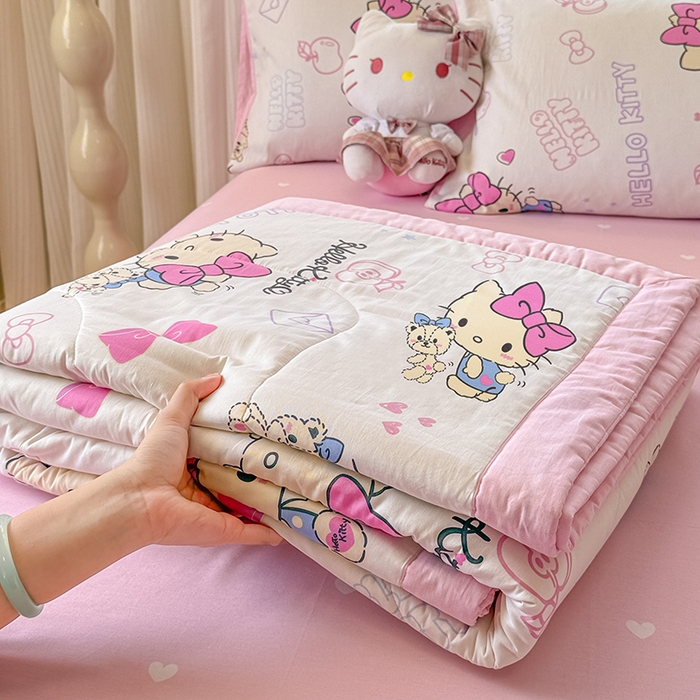 91家纺网 家纺一手货源 找家纺 沐辰 2026春夏新款A类三丽鸥蜡笔小新全棉棉花夏被夏凉被空调被 超甜凯蒂猫