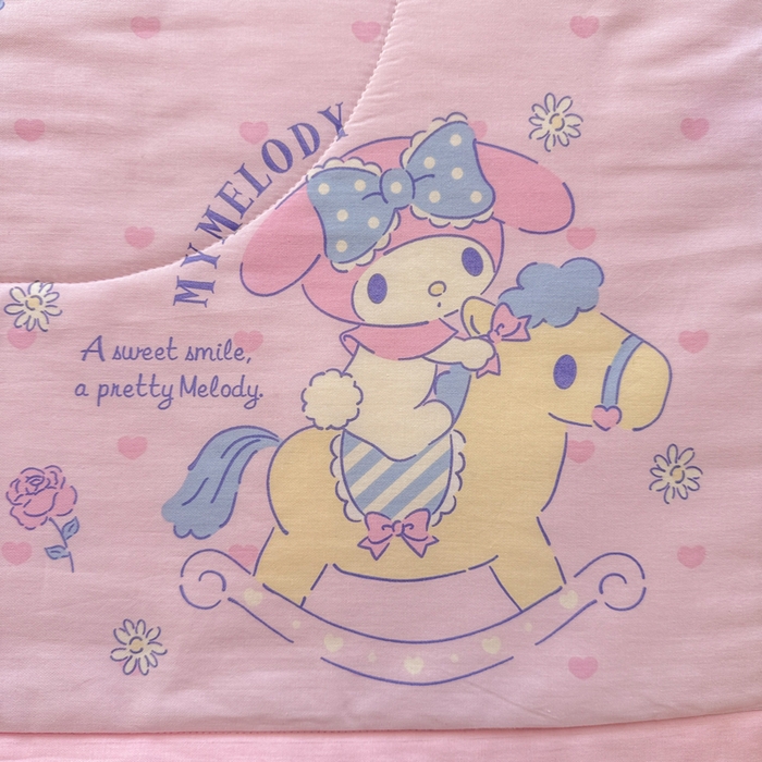 91家纺网 家纺一手货源 找家纺 沐辰 2026春夏新款A类三丽鸥蜡笔小新全棉棉花夏被夏凉被空调被 开心美乐蒂