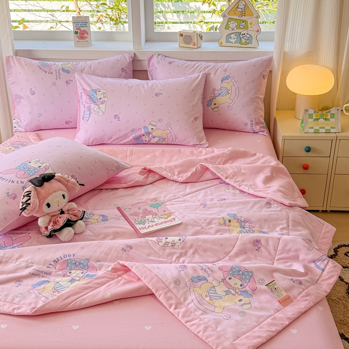 91家纺网 家纺一手货源 找家纺 沐辰 2026春夏新款A类三丽鸥蜡笔小新全棉棉花夏被夏凉被空调被 开心美乐蒂