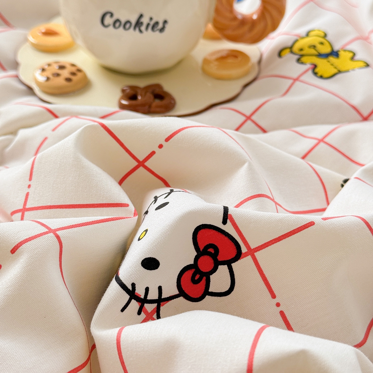 91家纺网 家纺一手货源 找家纺 沐辰 2026春夏新款A类三丽鸥蜡笔小新全棉棉花夏被夏凉被空调被 方格凯蒂猫