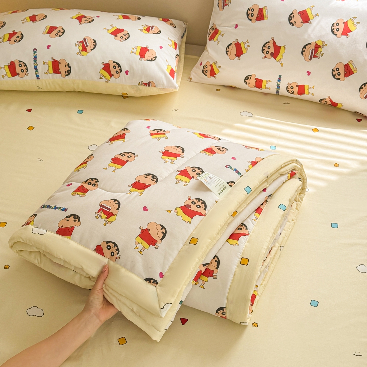 91家纺网 家纺一手货源 找家纺 沐辰 2026春夏新款A类三丽鸥蜡笔小新全棉棉花夏被夏凉被空调被 调皮小新