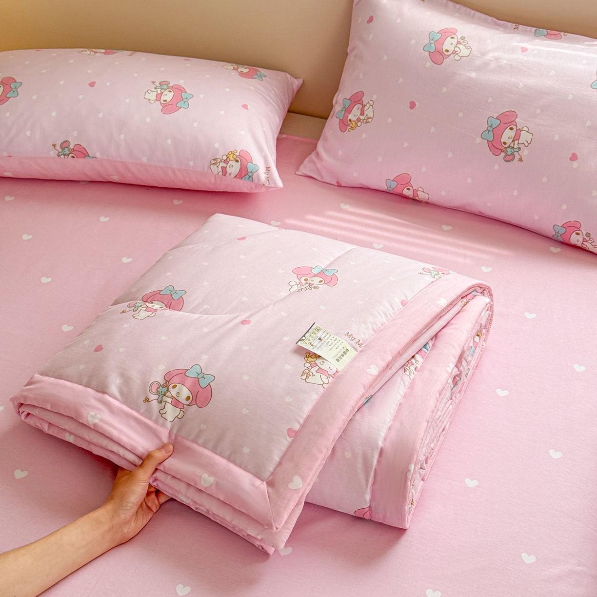 91家纺网 家纺一手货源 找家纺 沐辰 2026春夏新款A类三丽鸥蜡笔小新全棉棉花夏被夏凉被空调被 闪亮美乐蒂