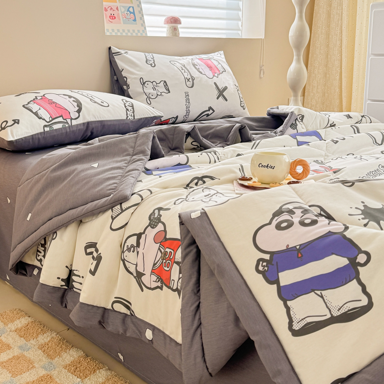 91家纺网 家纺一手货源 找家纺 沐辰 2026春夏新款A类三丽鸥蜡笔小新全棉棉花夏被夏凉被空调被 涂鸦小新