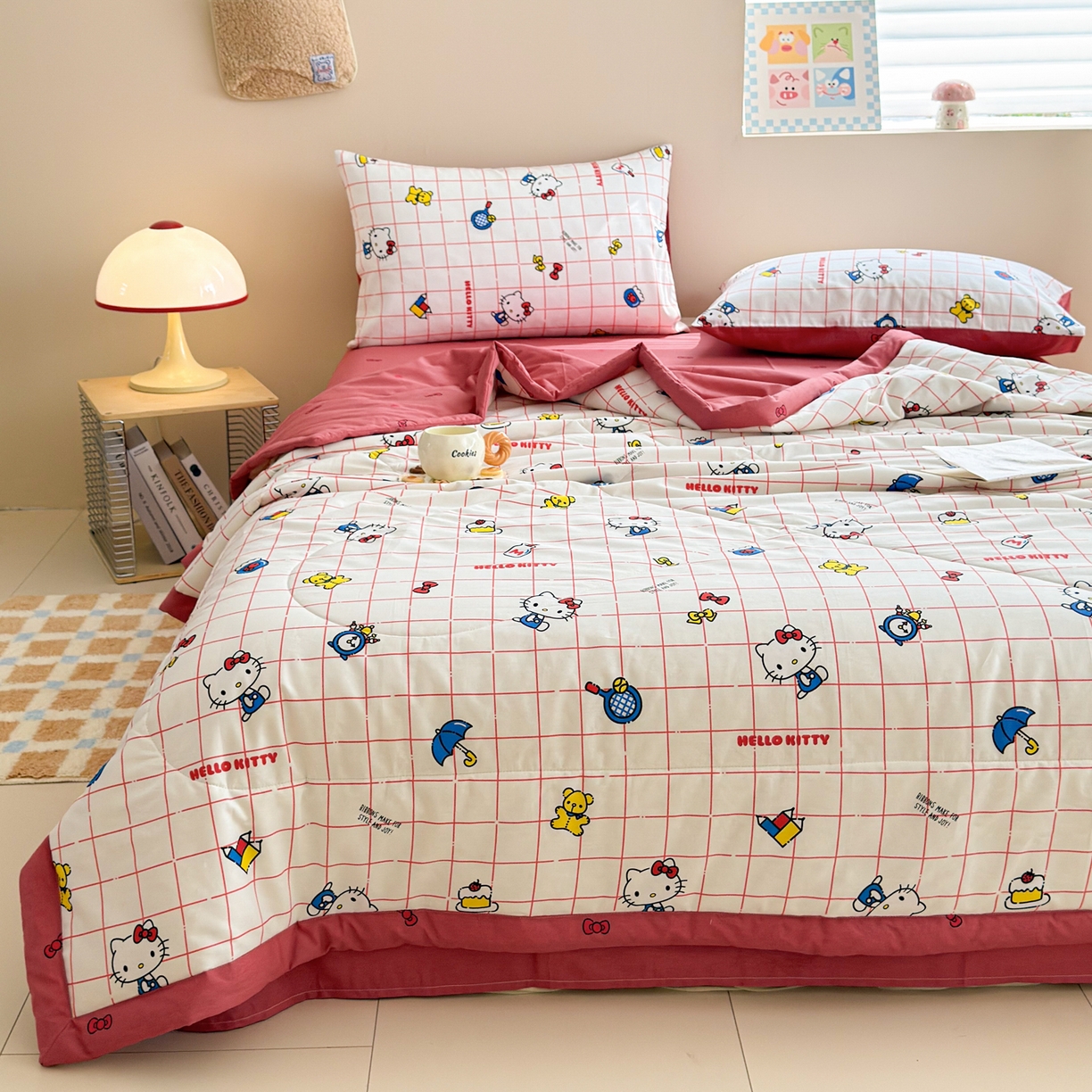 91家纺网 家纺一手货源 找家纺 沐辰 2026春夏新款A类三丽鸥蜡笔小新全棉棉花夏被夏凉被空调被 方格凯蒂猫