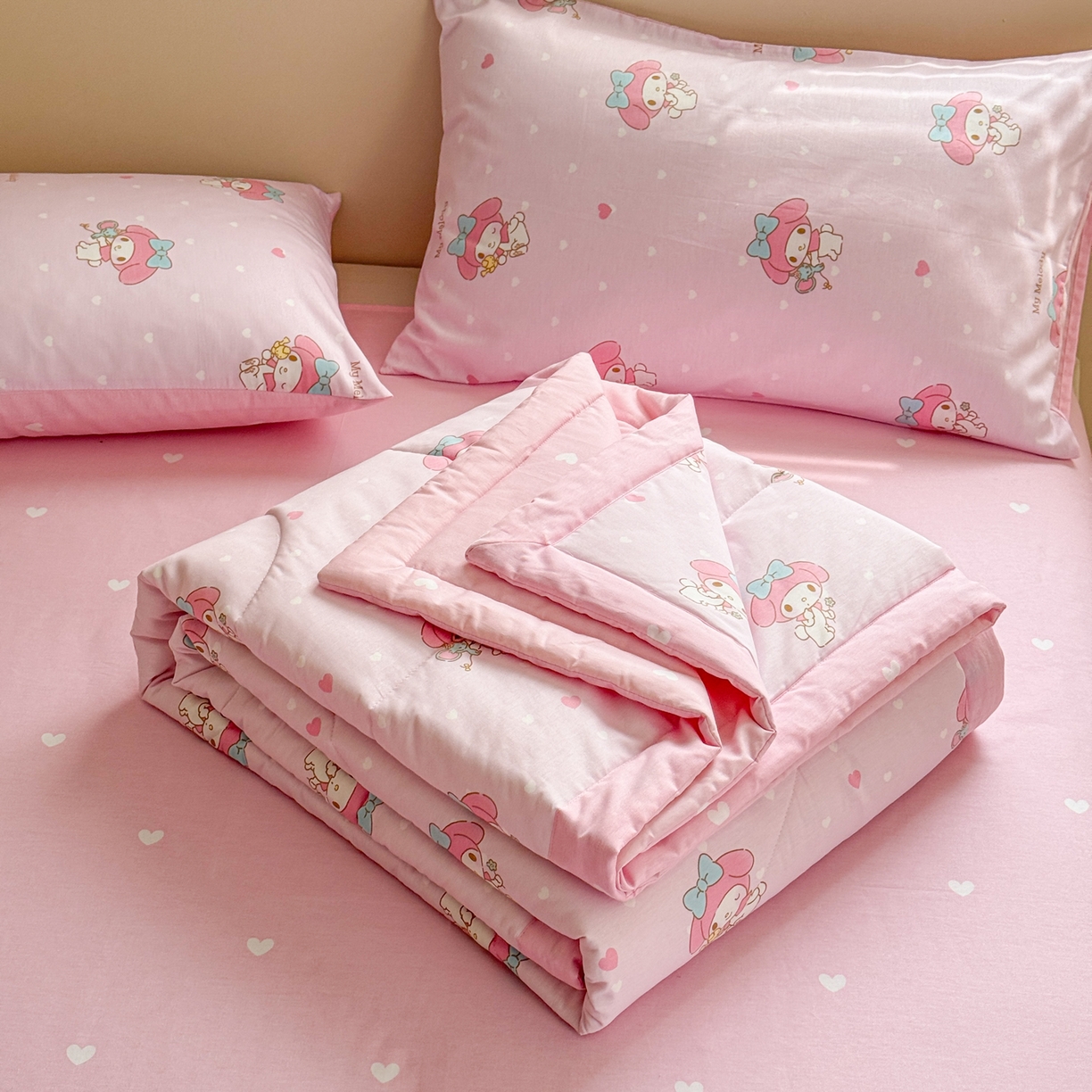 91家纺网 家纺一手货源 找家纺 沐辰 2026春夏新款A类三丽鸥蜡笔小新全棉棉花夏被夏凉被空调被 闪亮美乐蒂