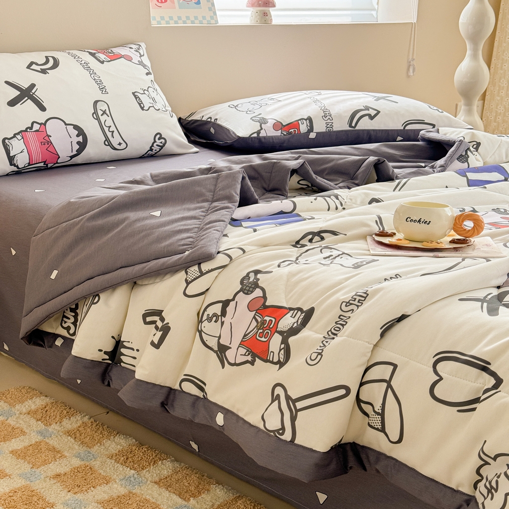 91家纺网 家纺一手货源 找家纺 沐辰 2026春夏新款A类三丽鸥蜡笔小新全棉棉花夏被夏凉被空调被 涂鸦小新