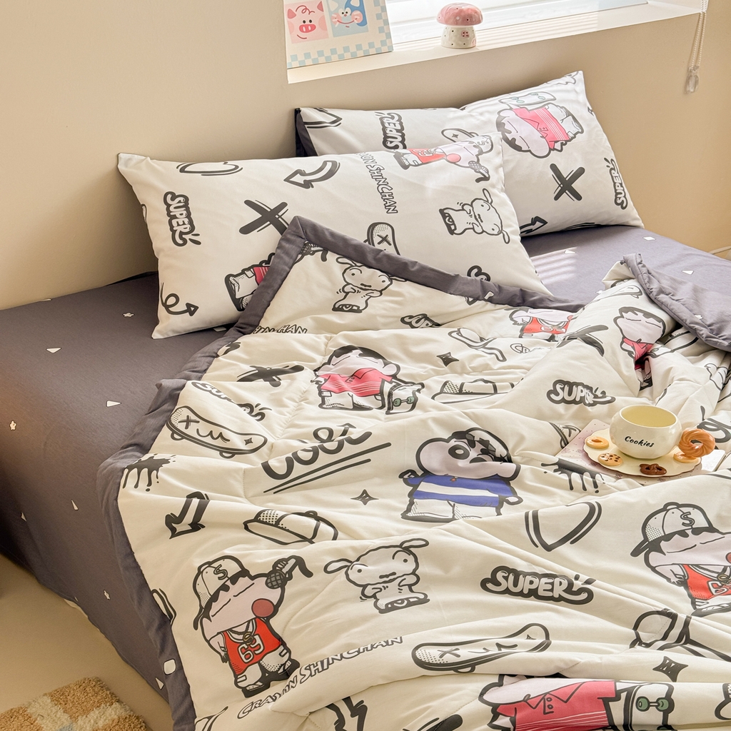 91家纺网 家纺一手货源 找家纺 沐辰 2026春夏新款A类三丽鸥蜡笔小新全棉棉花夏被夏凉被空调被 涂鸦小新