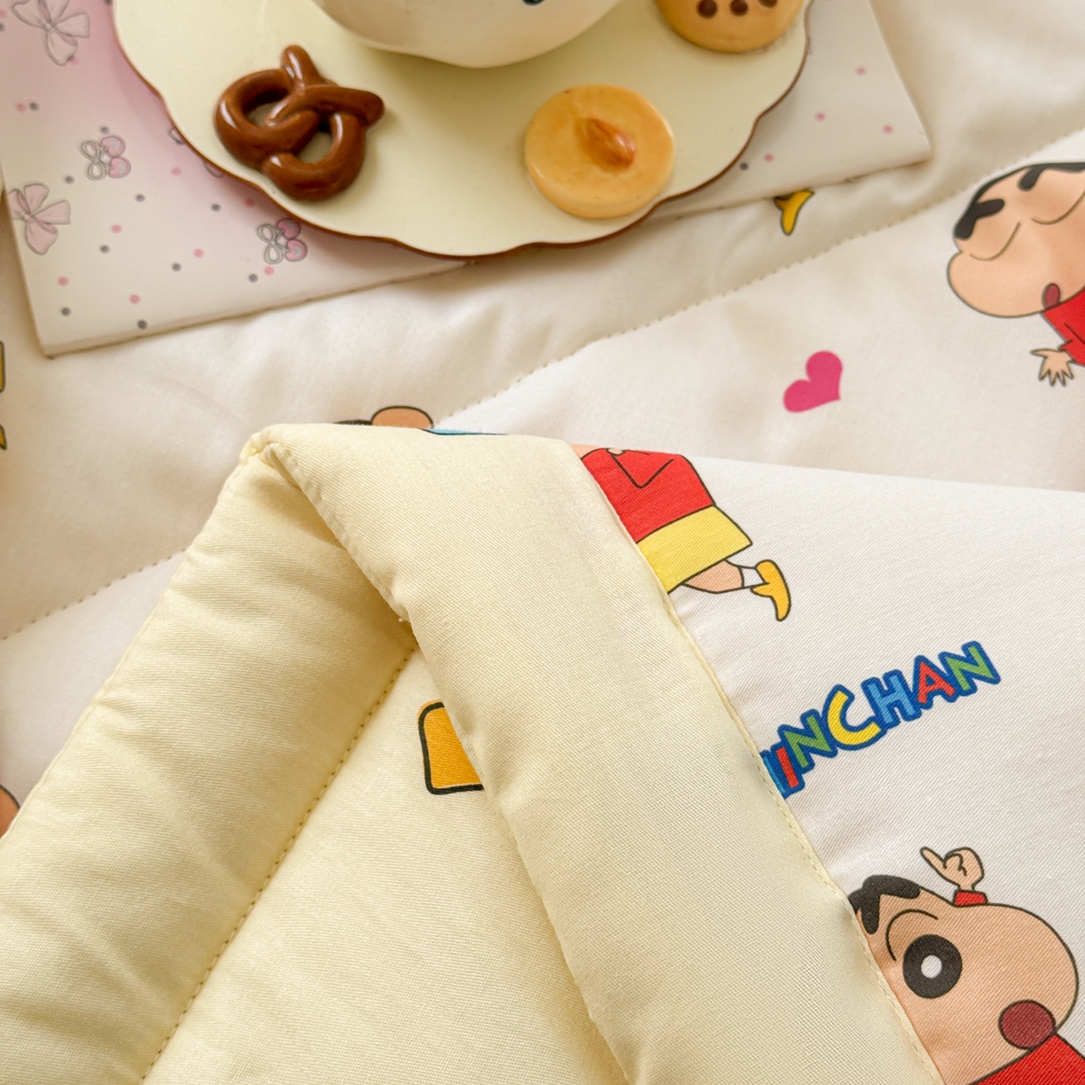 91家纺网 家纺一手货源 找家纺 沐辰 2026春夏新款A类三丽鸥蜡笔小新全棉棉花夏被夏凉被空调被 调皮小新