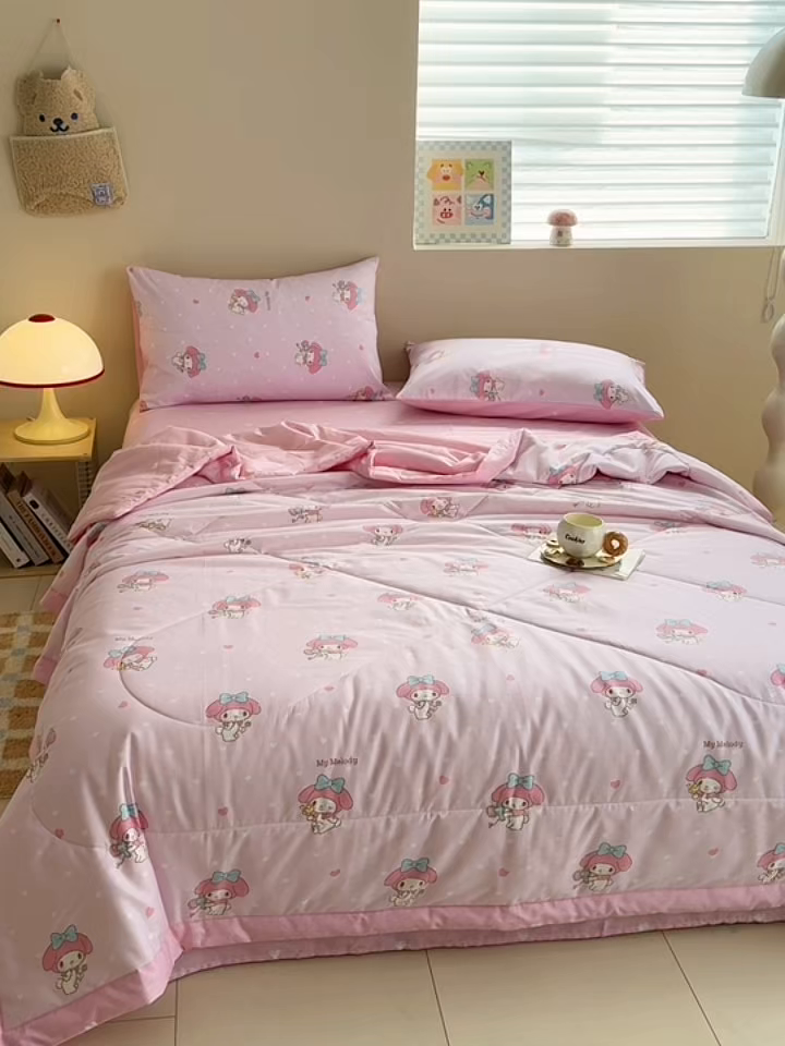 91家纺网 家纺一手货源 找家纺 沐辰 2026春夏新款A类三丽鸥蜡笔小新全棉棉花夏被夏凉被空调被 闪亮美乐蒂