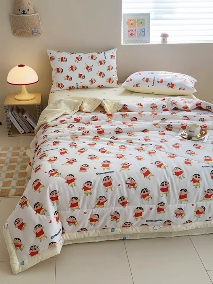 91家纺网 家纺一手货源 找家纺 沐辰 2026春夏新款A类三丽鸥蜡笔小新全棉棉花夏被夏凉被空调被 调皮小新