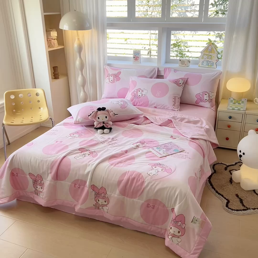 91家纺网 家纺一手货源 找家纺 沐辰 2026春夏新款A类三丽鸥蜡笔小新全棉棉花夏被夏凉被空调被 蝴蝶美乐蒂