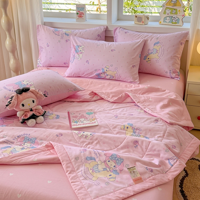 91家纺网 家纺一手货源 找家纺 沐辰 2026春夏新款A类三丽鸥蜡笔小新全棉棉花夏被夏凉被空调被 开心美乐蒂