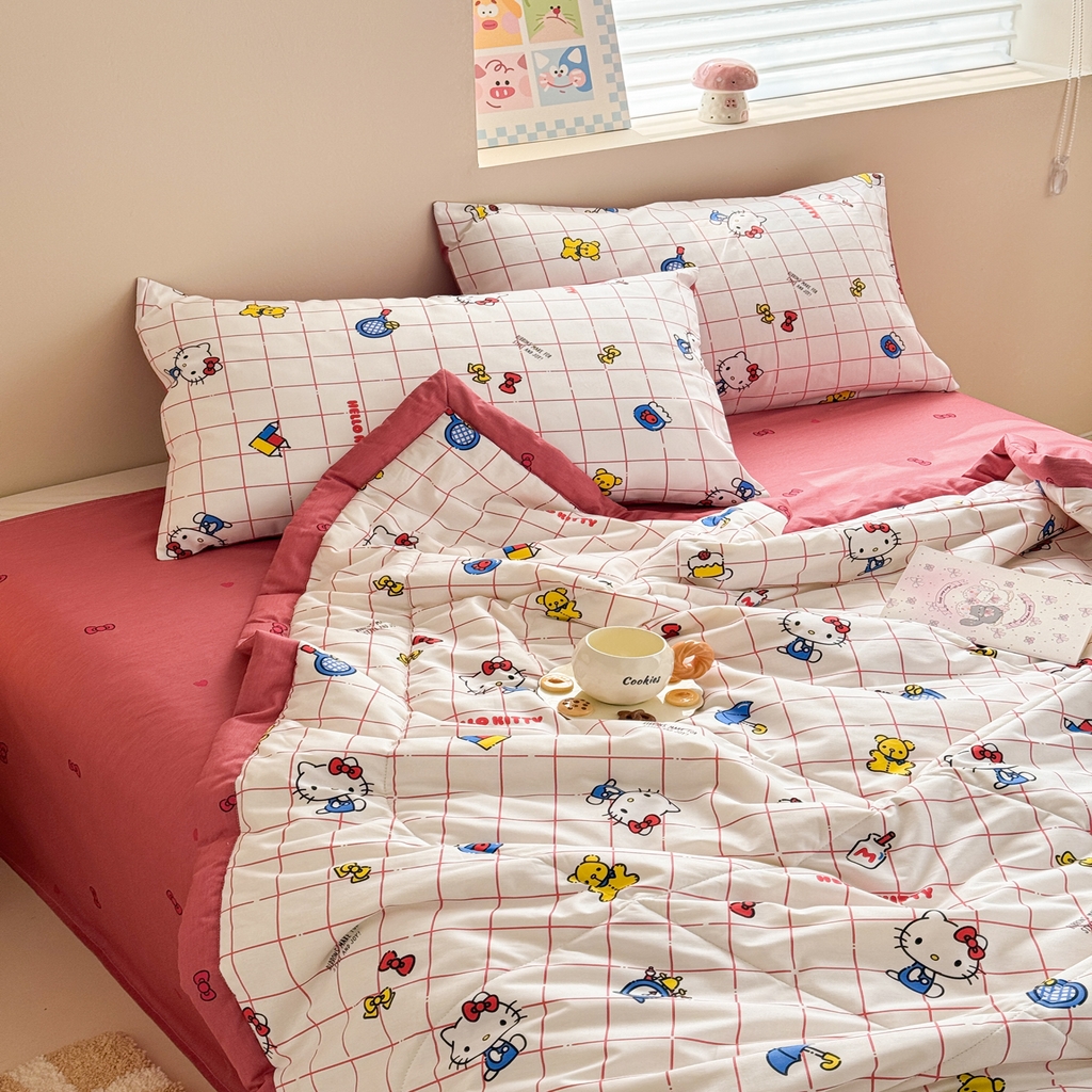 91家纺网 家纺一手货源 找家纺 沐辰 2026春夏新款A类三丽鸥蜡笔小新全棉棉花夏被夏凉被空调被 方格凯蒂猫