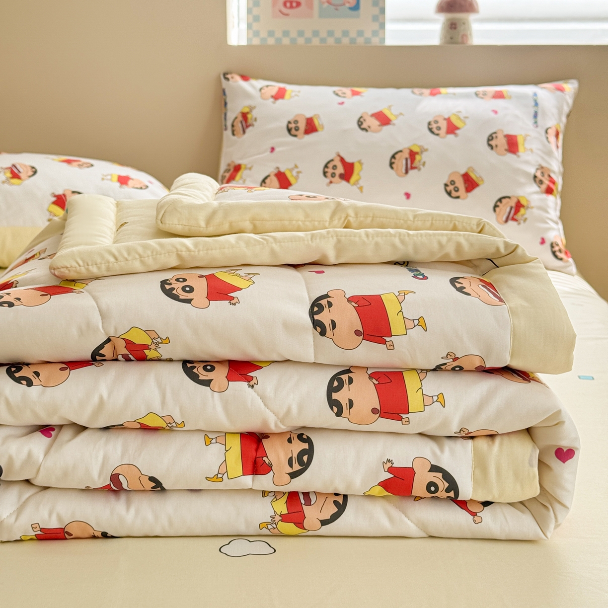 91家纺网 家纺一手货源 找家纺 沐辰 2026春夏新款A类三丽鸥蜡笔小新全棉棉花夏被夏凉被空调被 调皮小新