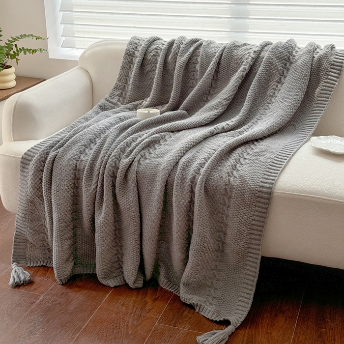 91家纺网 家纺一手货源 找家纺 丹本家纺 2026新款针织毛毯鹿毛绒纯色流苏航空休闲毯办公午睡盖毯多功能装饰毯 烟墨灰