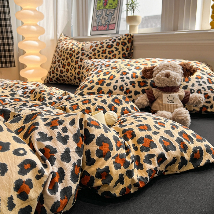 91家纺网 家纺一手货源 找家纺 （总）花伞家居 2025新款小众高级感纯色花卉拼色加厚水洗棉四件套【提供买家秀】