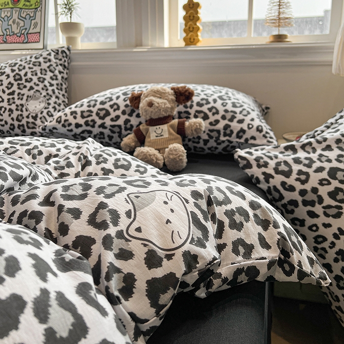 91家纺网 家纺一手货源 找家纺 花伞家居 2026新款印花皱皱双层纱四件套含买家秀-系列二 豹纹灰