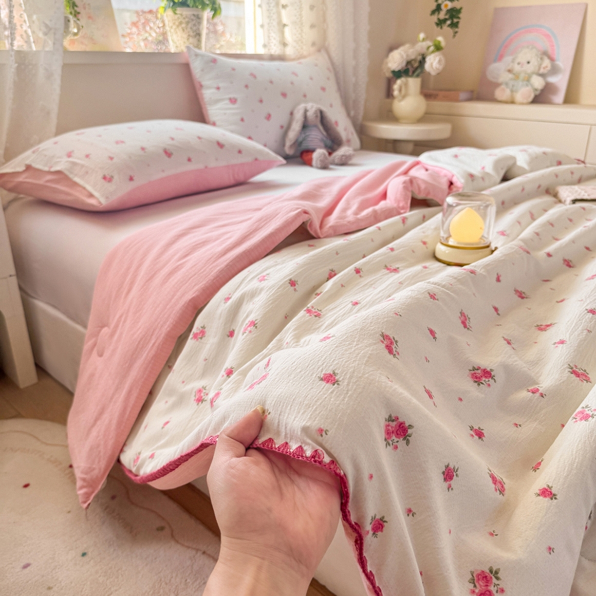 91家纺网 家纺一手货源 找家纺 （总）雅蔓依家纺 2026春夏新款三角针贝壳边木棉云感双层纱棉花夏被夏凉被空调被