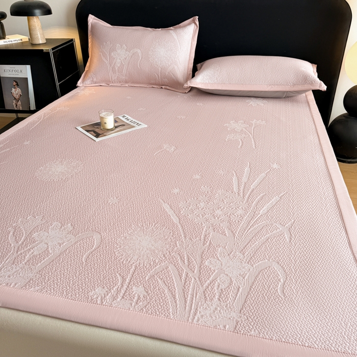 91家纺网 家纺一手货源 找家纺 （总）鑫琪莱家纺 2026新款提花浮雕凉豆豆凉感凉席床单款