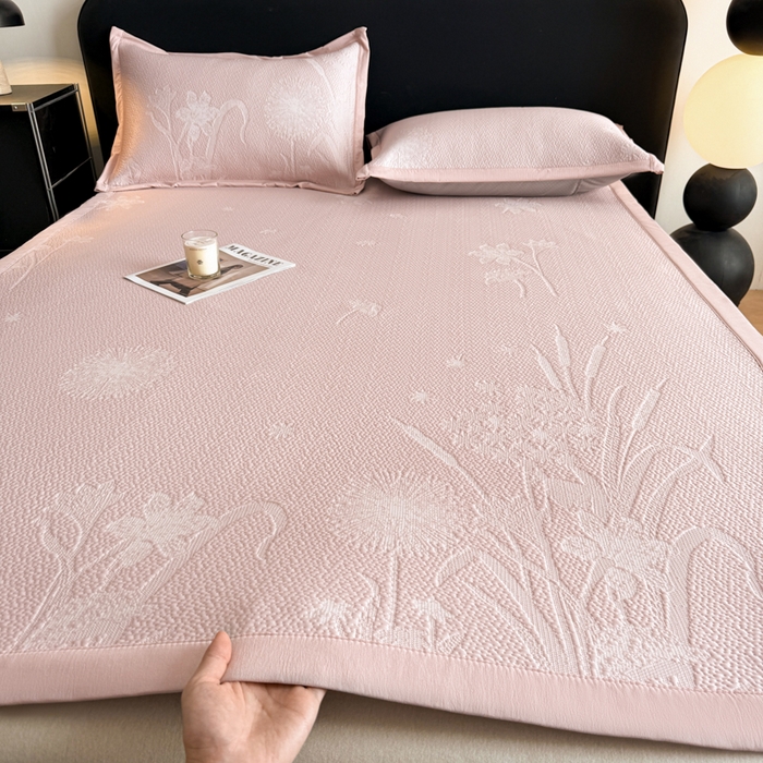 91家纺网 家纺一手货源 找家纺 （总）鑫琪莱家纺 2026新款提花浮雕凉豆豆凉感凉席床单款