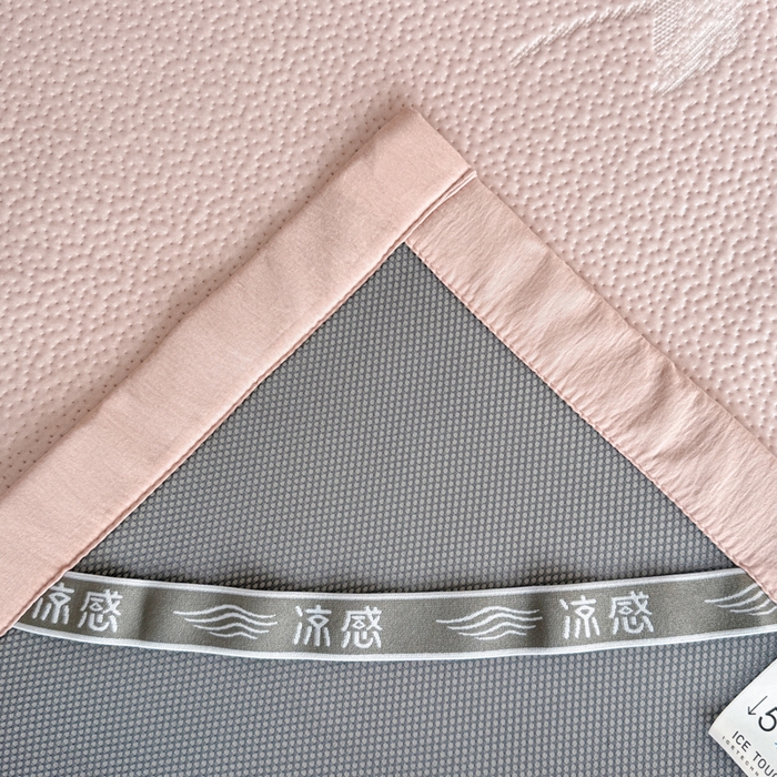 91家纺网 家纺一手货源 找家纺 （总）鑫琪莱家纺 2026新款提花浮雕凉豆豆凉感凉席床单款