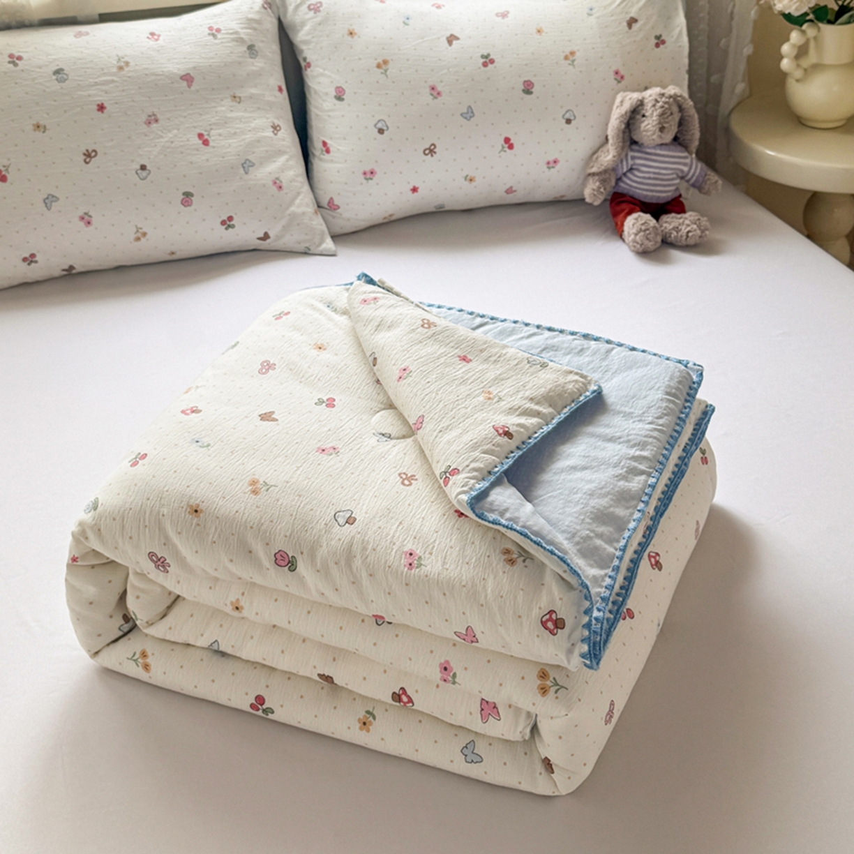 91家纺网 家纺一手货源 找家纺 （总）雅蔓依家纺 2026春夏新款三角针贝壳边木棉云感双层纱棉花夏被夏凉被空调被