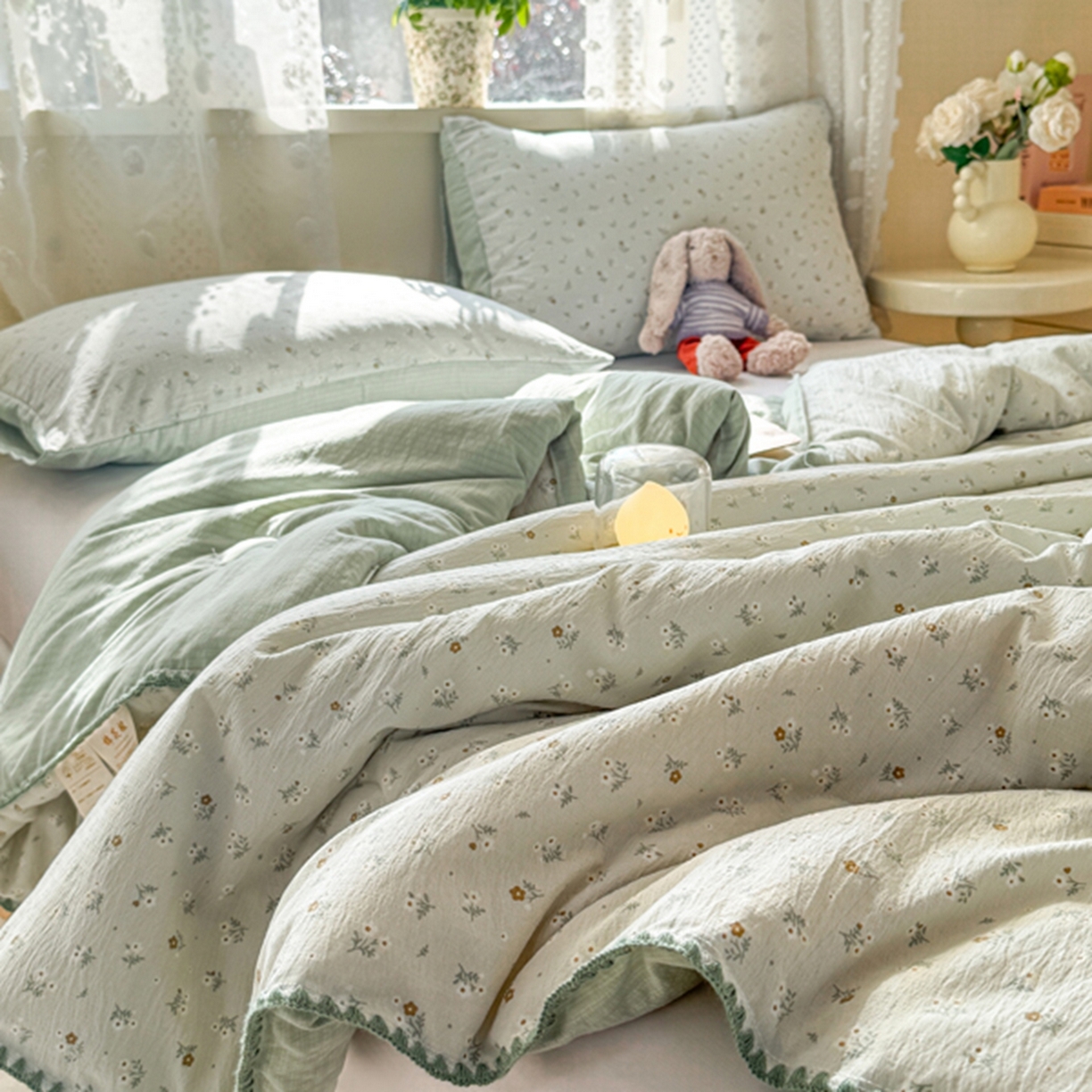 91家纺网 家纺一手货源 找家纺 雅蔓依家纺 2026春夏新款三角针贝壳边木棉云感双层纱棉花夏被夏凉被空调被 春漾