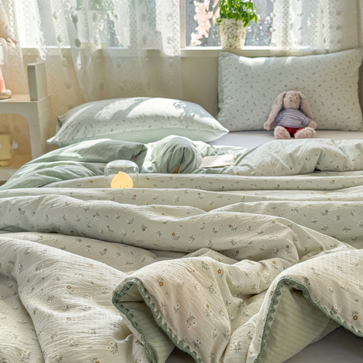 91家纺网 家纺一手货源 找家纺 雅蔓依家纺 2026春夏新款三角针贝壳边木棉云感双层纱棉花夏被夏凉被空调被 春漾