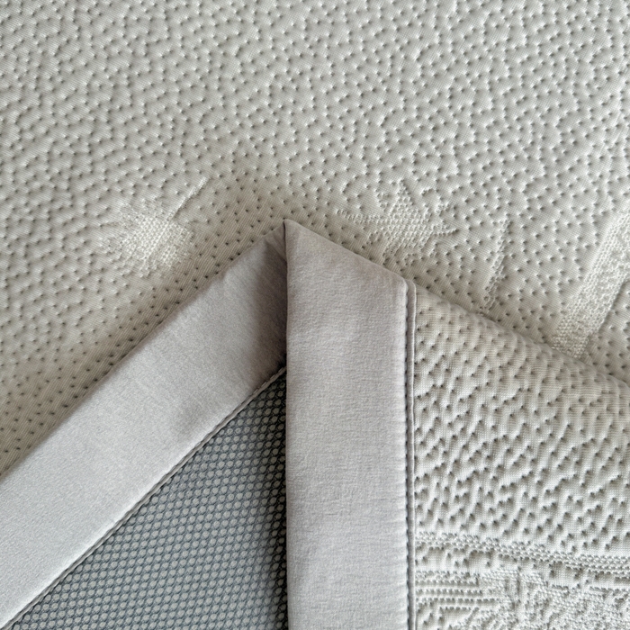 91家纺网 家纺一手货源 找家纺 鑫琪莱家纺 2026新款提花浮雕凉豆豆凉感凉席床单款 蒲公英灰