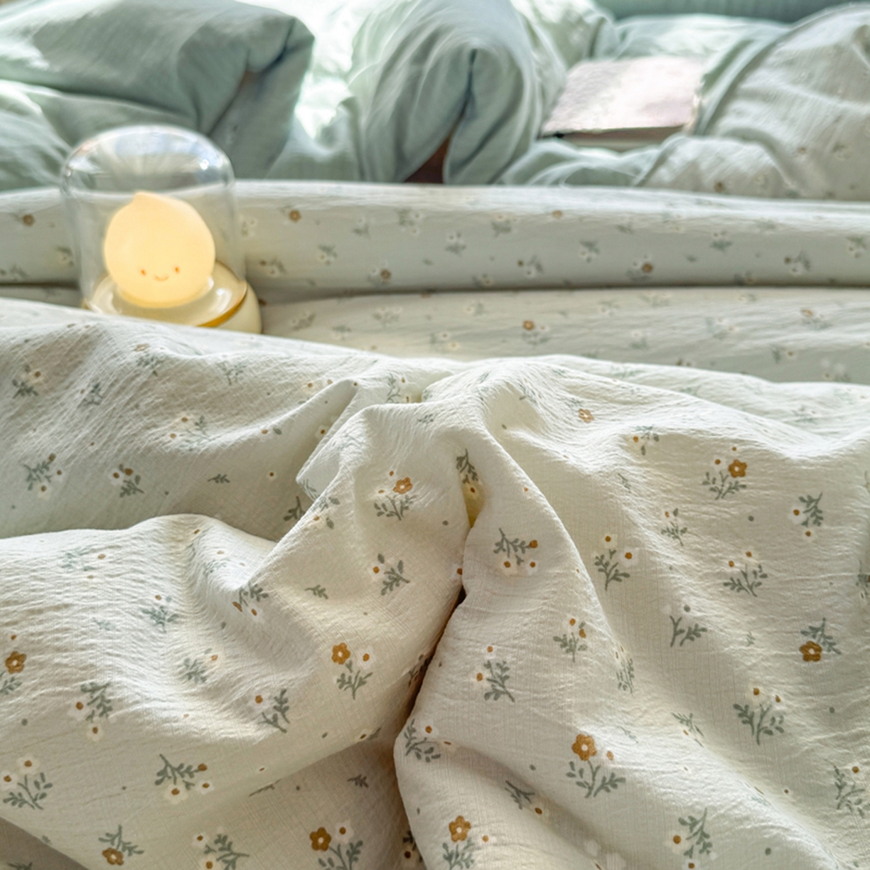 91家纺网 家纺一手货源 找家纺 雅蔓依家纺 2026春夏新款三角针贝壳边木棉云感双层纱棉花夏被夏凉被空调被 春漾