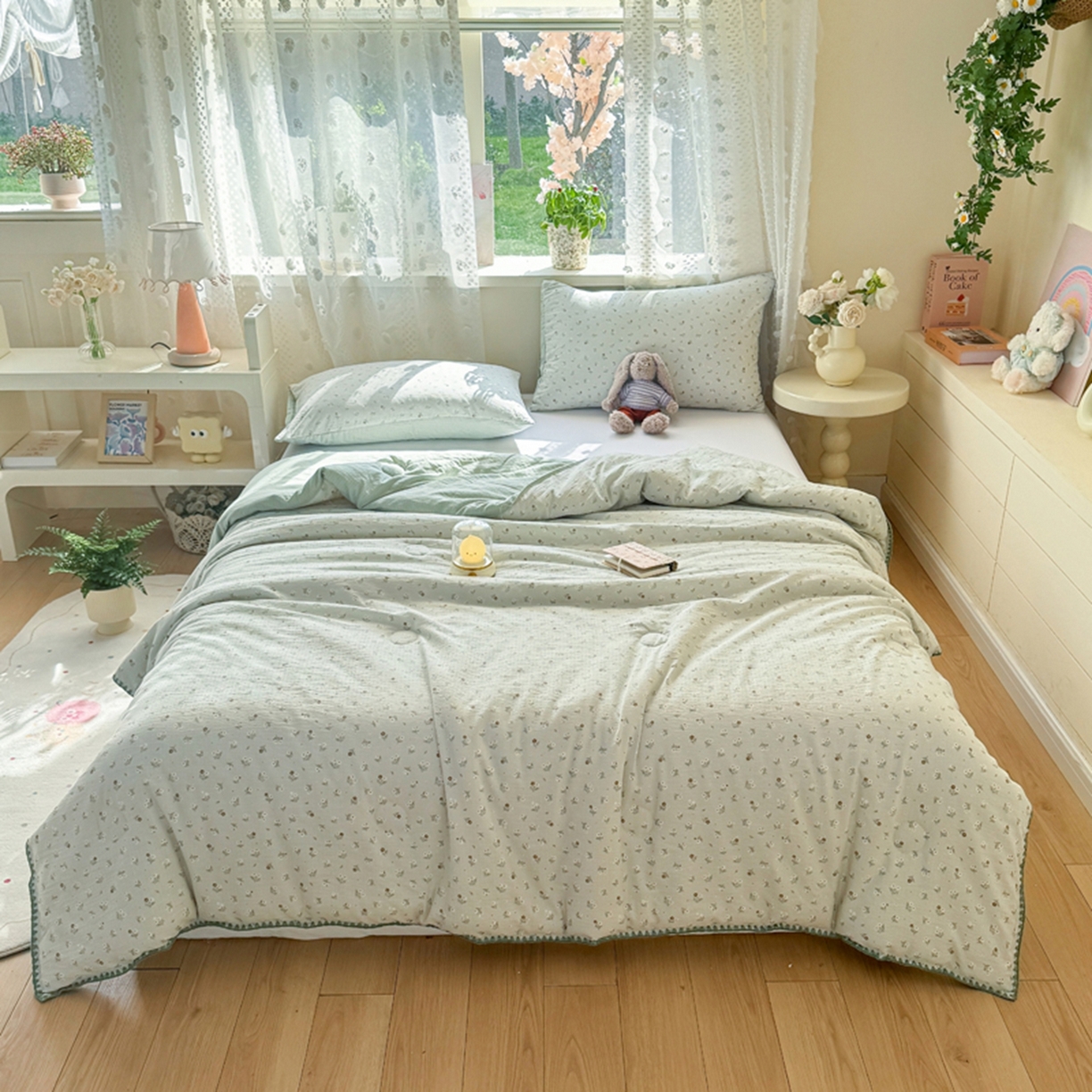 91家纺网 家纺一手货源 找家纺 雅蔓依家纺 2026春夏新款三角针贝壳边木棉云感双层纱棉花夏被夏凉被空调被 春漾