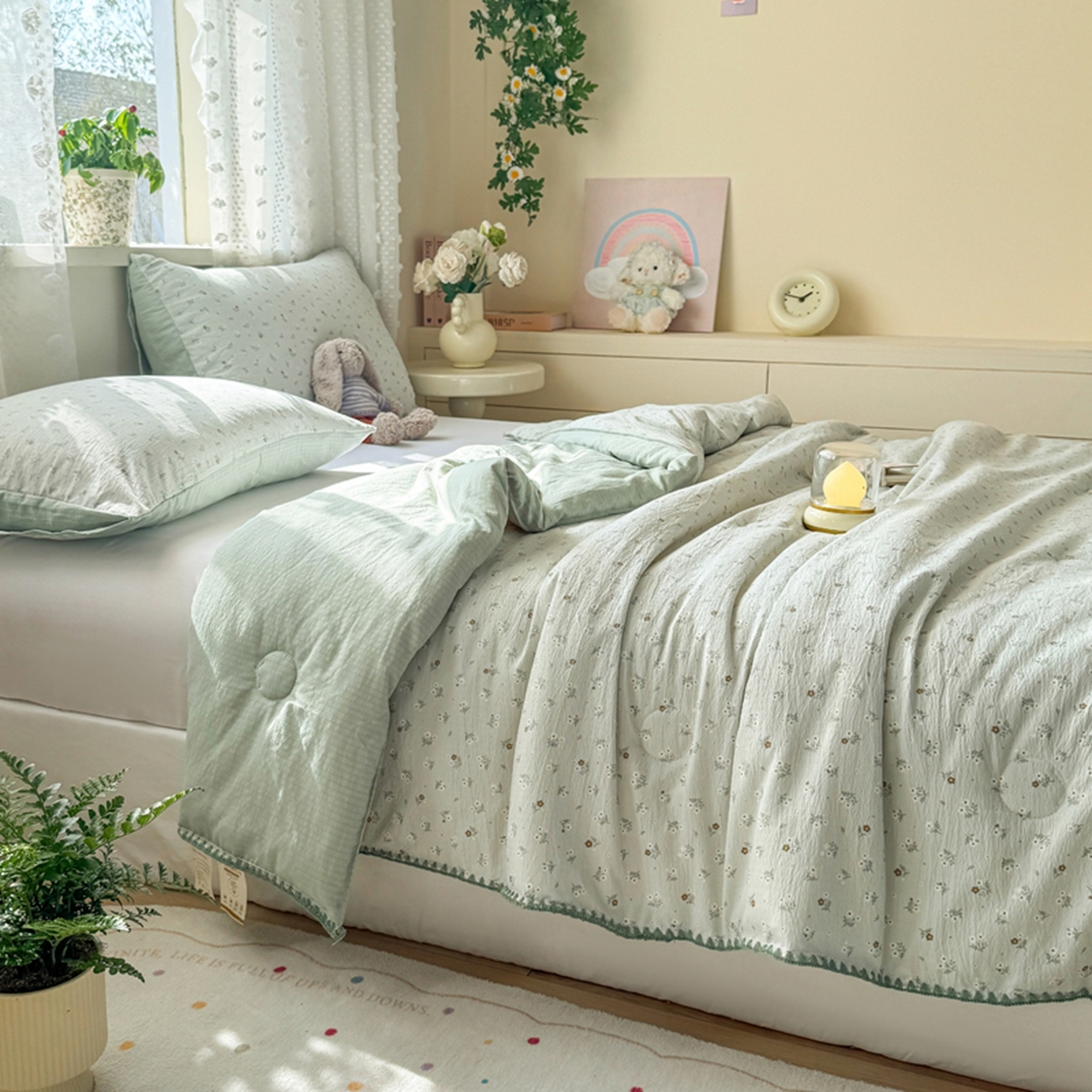 91家纺网 家纺一手货源 找家纺 雅蔓依家纺 2026春夏新款三角针贝壳边木棉云感双层纱棉花夏被夏凉被空调被 春漾