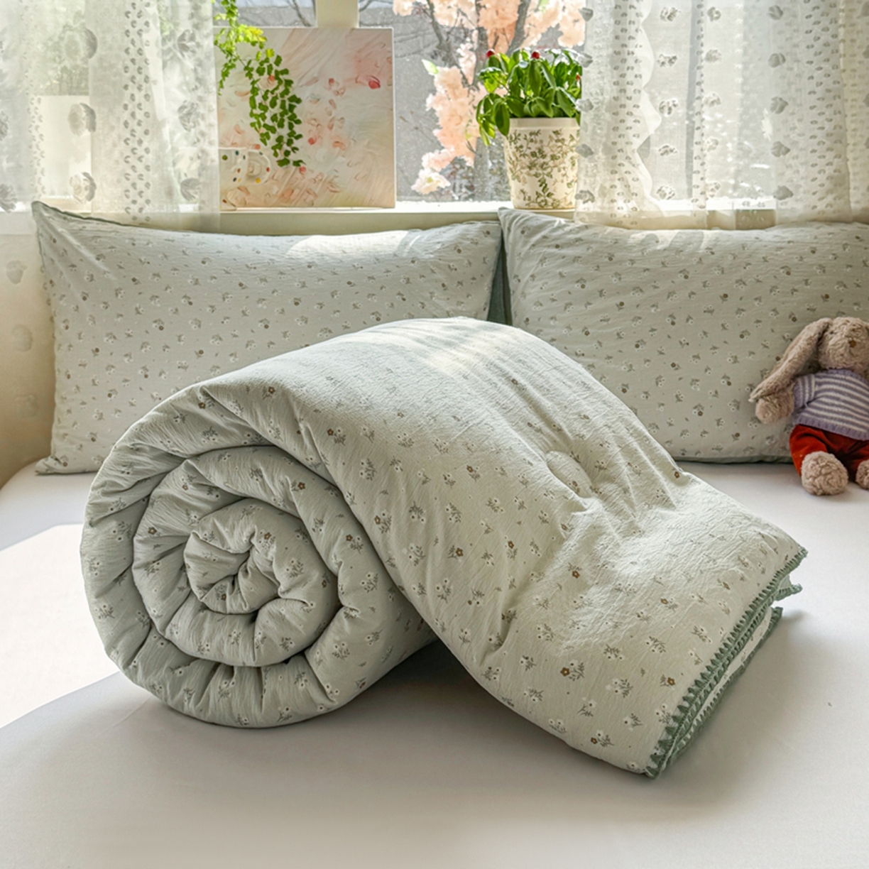 91家纺网 家纺一手货源 找家纺 雅蔓依家纺 2026春夏新款三角针贝壳边木棉云感双层纱棉花夏被夏凉被空调被 春漾