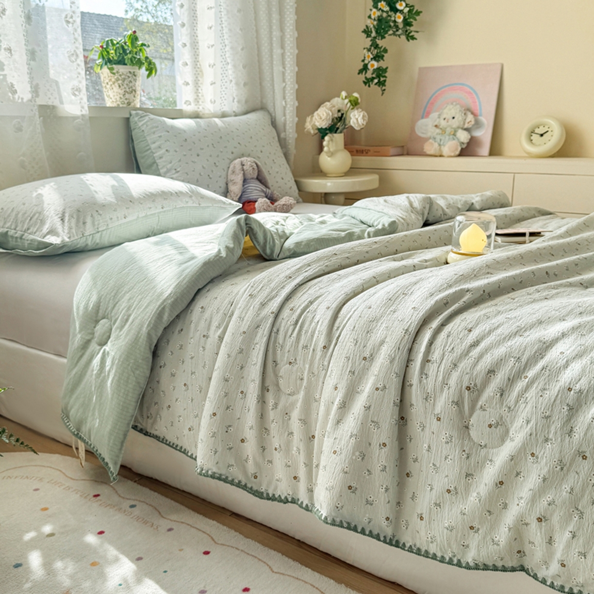 91家纺网 家纺一手货源 找家纺 雅蔓依家纺 2026春夏新款三角针贝壳边木棉云感双层纱棉花夏被夏凉被空调被 春漾