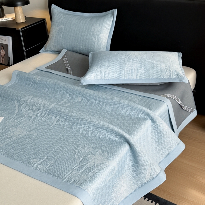 91家纺网 家纺一手货源 找家纺 鑫琪莱家纺 2026新款提花浮雕凉豆豆凉感凉席床单款 蒲公英蓝