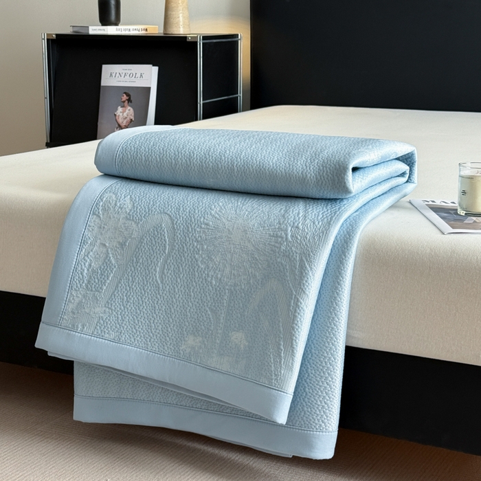 91家纺网 家纺一手货源 找家纺 鑫琪莱家纺 2026新款提花浮雕凉豆豆凉感凉席床单款 蒲公英蓝