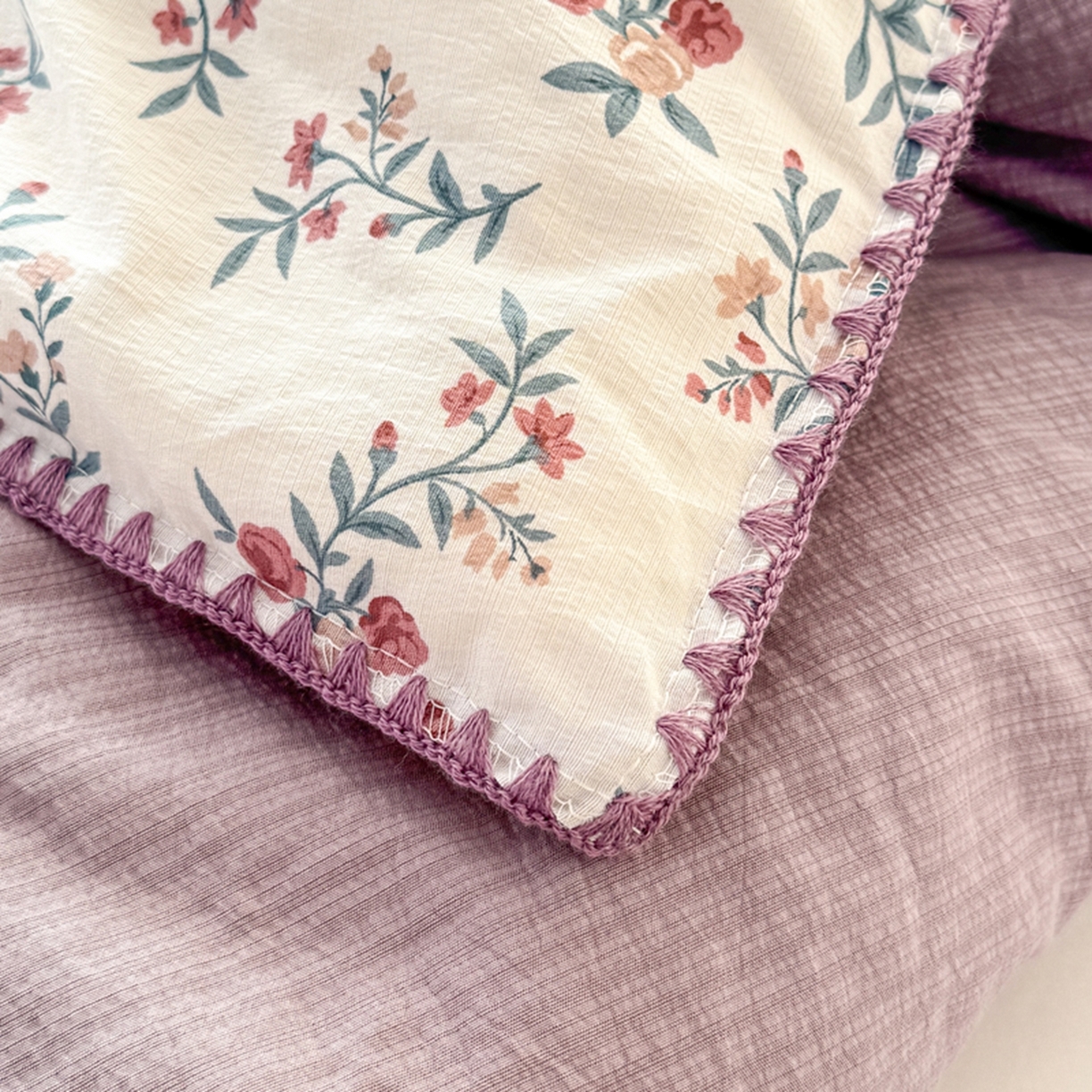 91家纺网 家纺一手货源 找家纺 雅蔓依家纺 2026春夏新款三角针贝壳边木棉云感双层纱棉花夏被夏凉被空调被 繁花