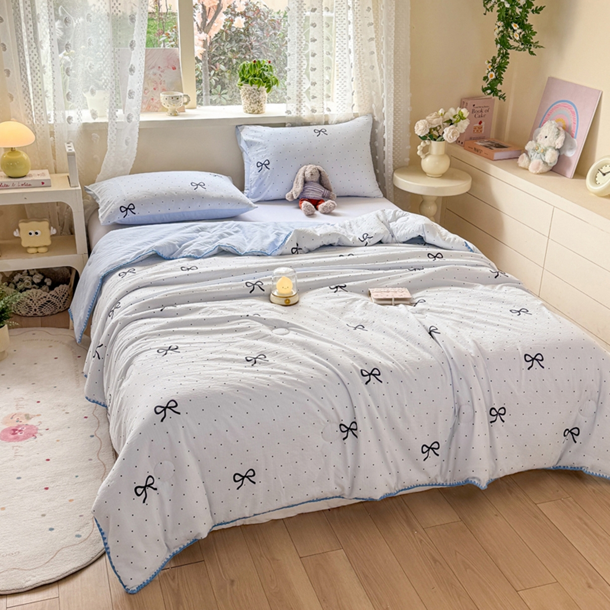 91家纺网 家纺一手货源 找家纺 雅蔓依家纺 2026春夏新款三角针贝壳边木棉云感双层纱棉花夏被夏凉被空调被 海盐蝴蝶结