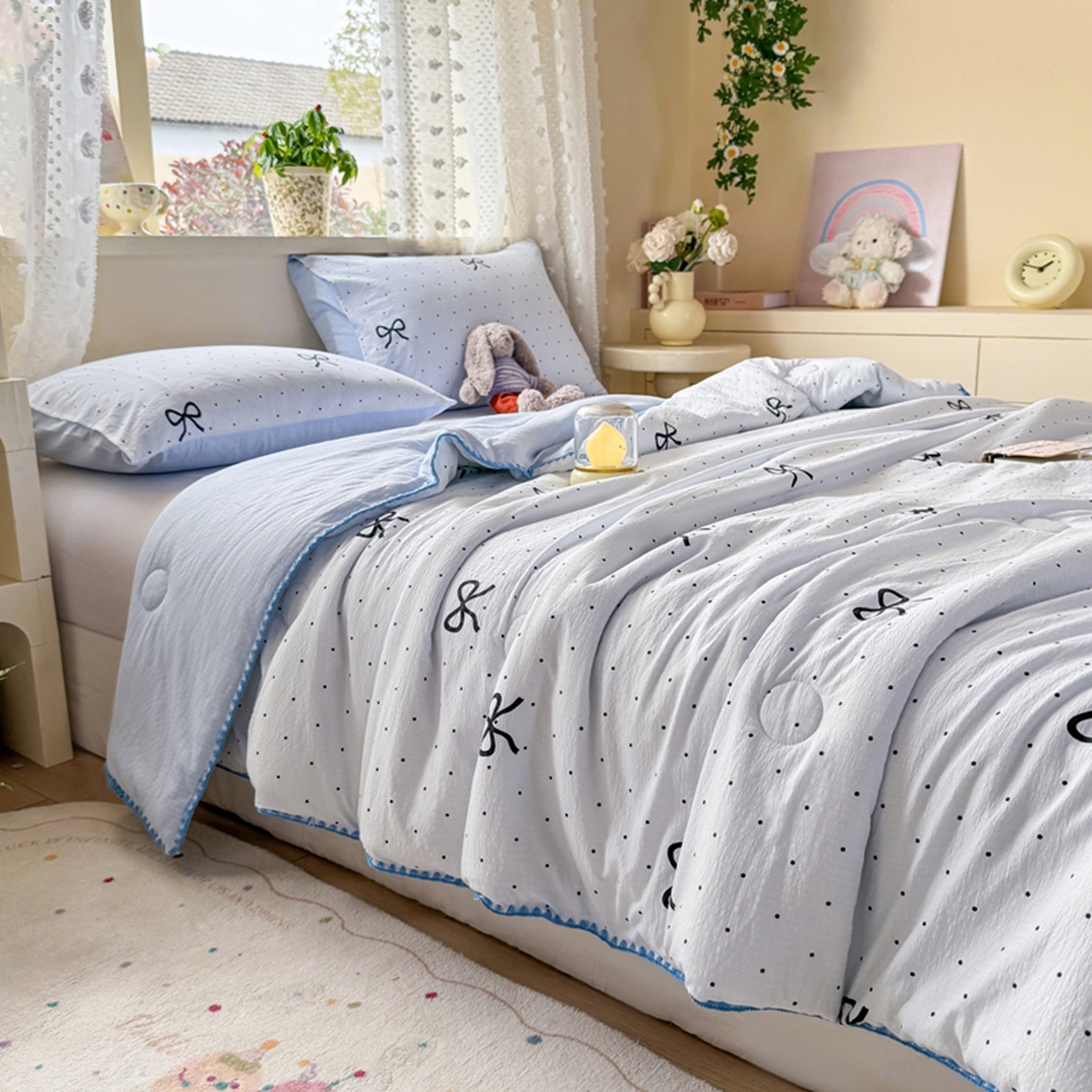 91家纺网 家纺一手货源 找家纺 雅蔓依家纺 2026春夏新款三角针贝壳边木棉云感双层纱棉花夏被夏凉被空调被 海盐蝴蝶结