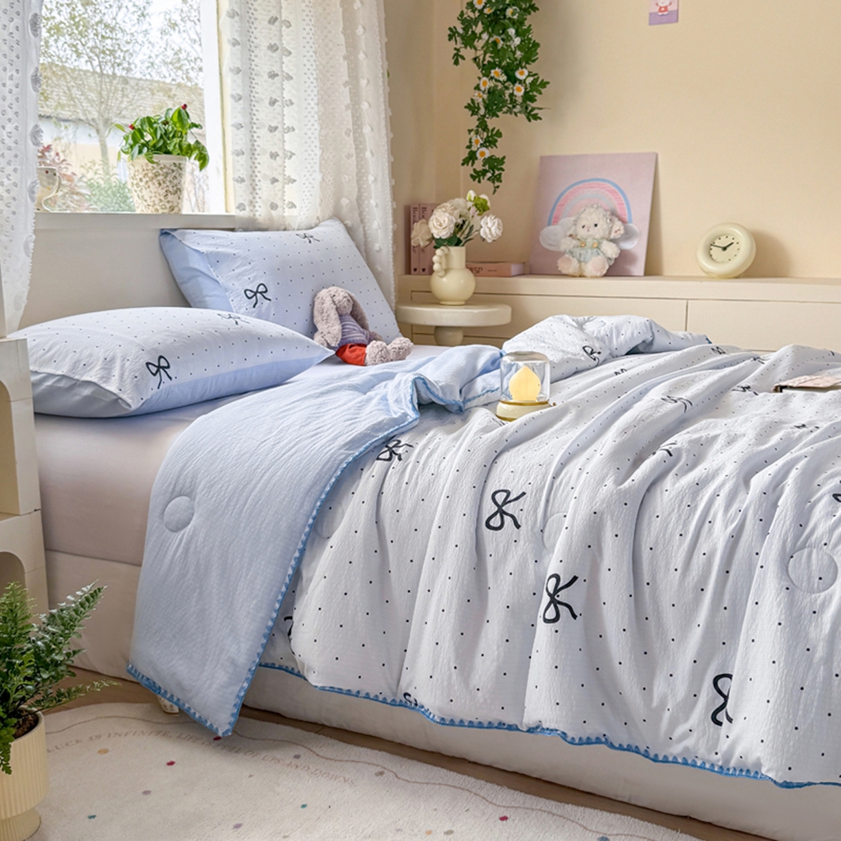 91家纺网 家纺一手货源 找家纺 雅蔓依家纺 2026春夏新款三角针贝壳边木棉云感双层纱棉花夏被夏凉被空调被 海盐蝴蝶结