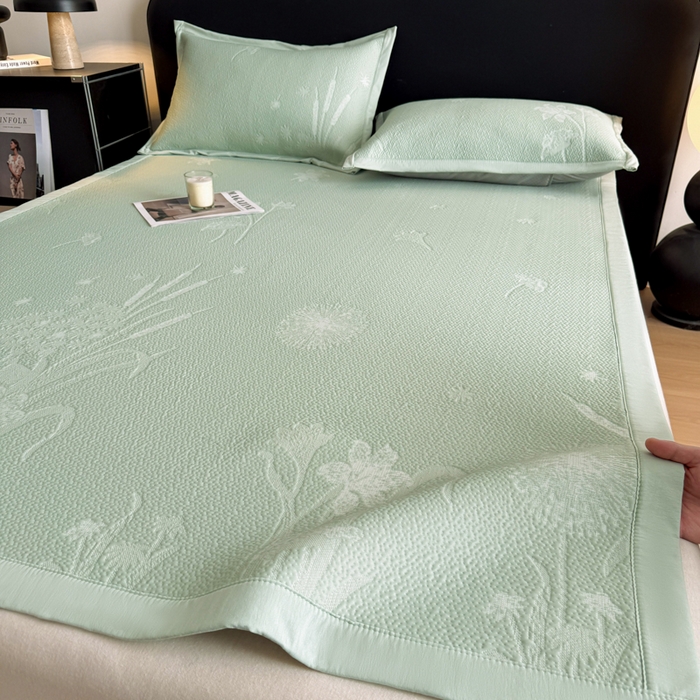 91家纺网 家纺一手货源 找家纺 鑫琪莱家纺 2026新款提花浮雕凉豆豆凉感凉席床单款 蒲公英绿