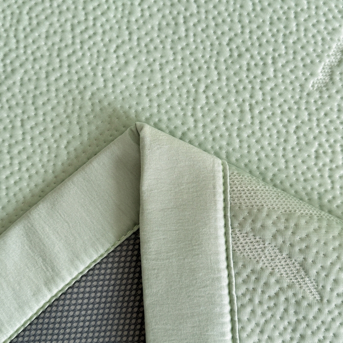 91家纺网 家纺一手货源 找家纺 鑫琪莱家纺 2026新款提花浮雕凉豆豆凉感凉席床单款 蒲公英绿