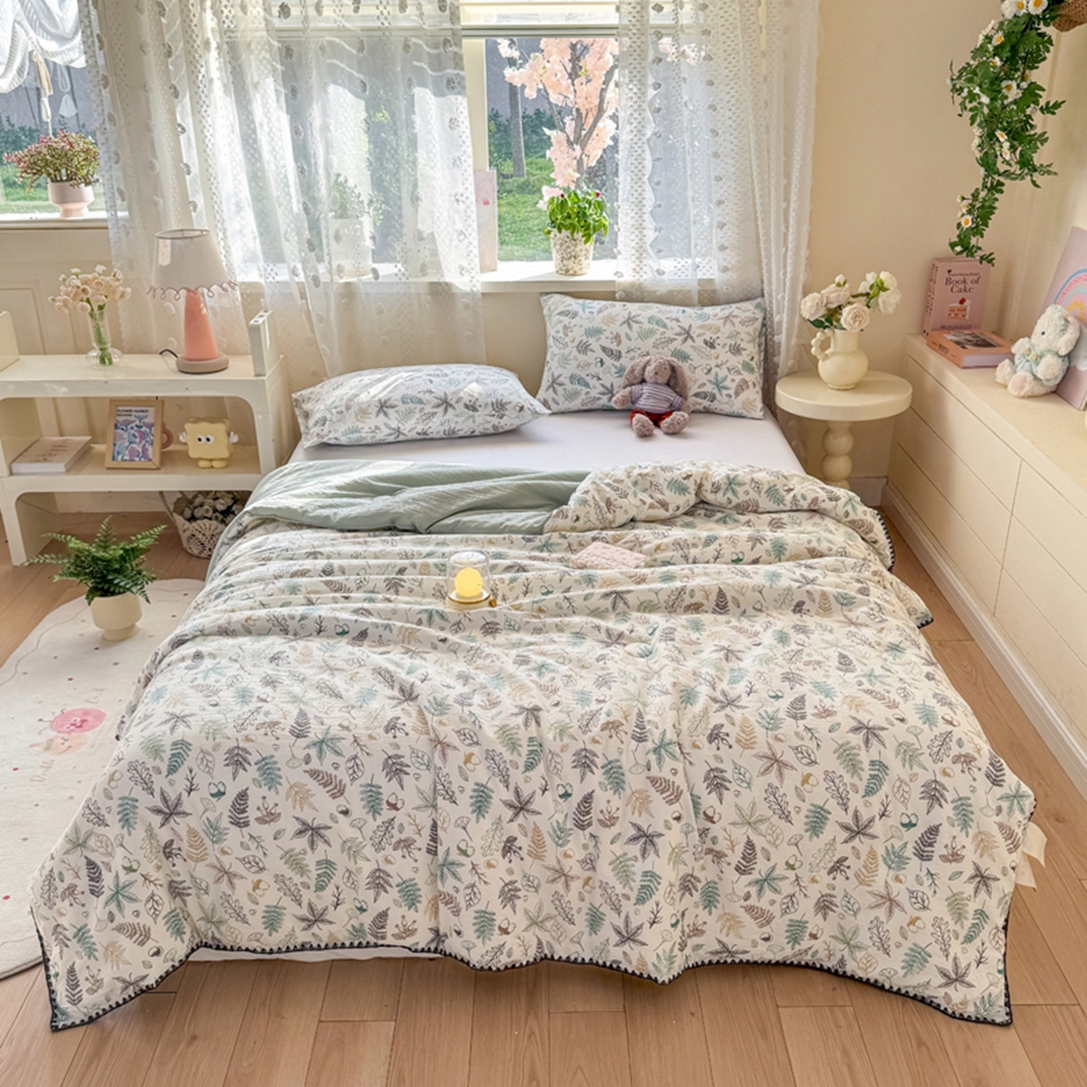 91家纺网 家纺一手货源 找家纺 雅蔓依家纺 2026春夏新款三角针贝壳边木棉云感双层纱棉花夏被夏凉被空调被 假日森林